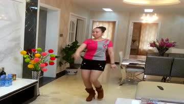 南昌玲玲最新睡衣，自然美景之旅的時尚邀請