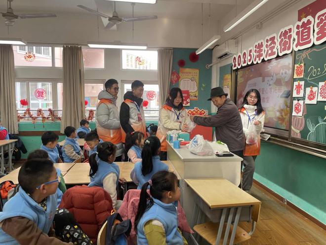 上海最新上課，時(shí)代背景下的教育革新探索