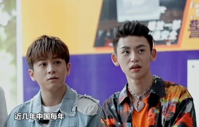 小鬼最新綜藝節(jié)目，青春風(fēng)暴背后的背景、事件與影響力