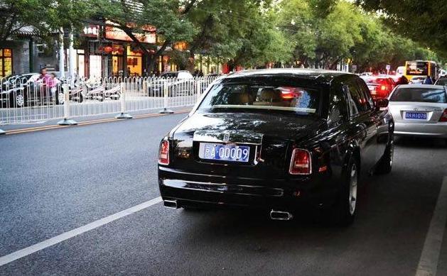 探索未知魅力小店，最新手機(jī)小號隱秘于小巷之中