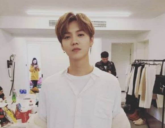 鹿晗2025最新照片，自然之旅的心靈觸摸