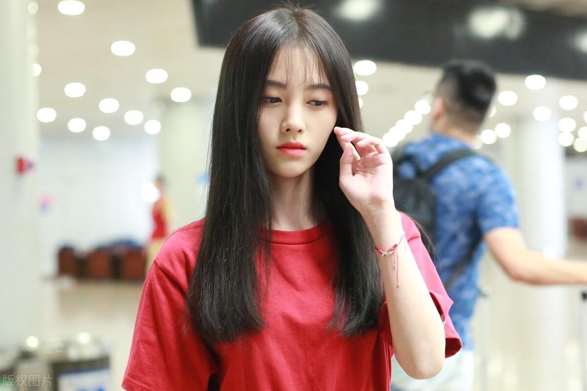 鞠婧祎最新采訪揭秘，星光下的真實(shí)自我探索